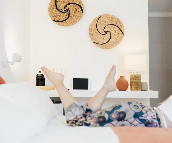 לינה וארוחת בוקר Break For Two