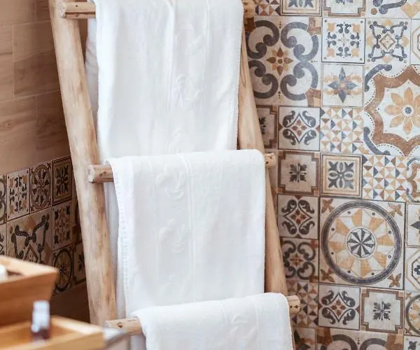 Break For Two אגרופולי