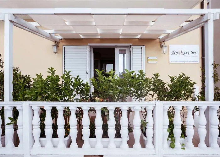 Break For Two 4* אגרופולי