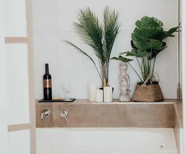 Break For Two B&B 아그로폴리