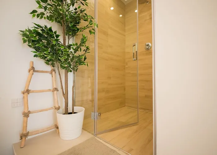 Break For Two 4* 아그로폴리